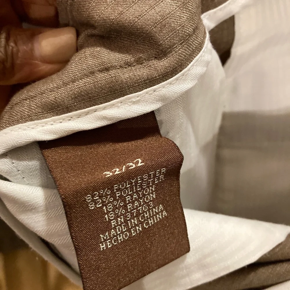 Perry Ellis 3-Button 2-Piece Suit
